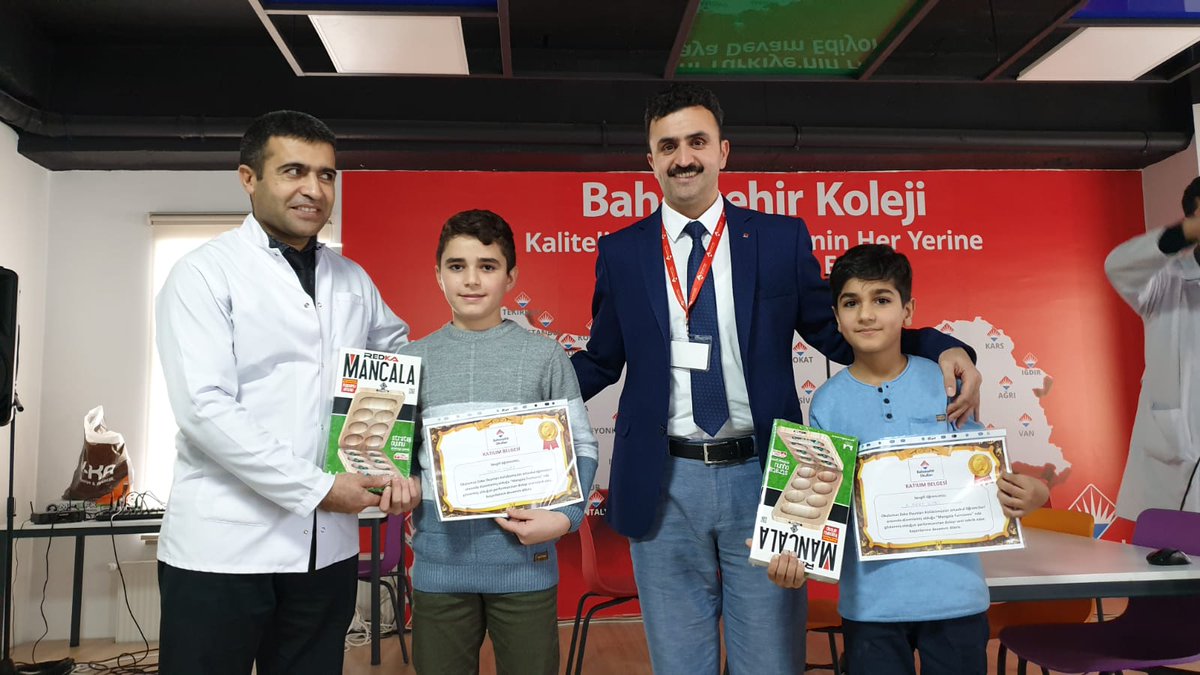 bahcesehir_mus's tweet photo. Ortaokul Zeka Oyunları kulübümüzün düzenlediği Ortaokul öğrencileri arası mangala turnuvamızda finalimiz gerçekleşti büyük heyecana sahip olan karşılaşmamızda kazanan dostluk oldu. #bahçeşehirmuş #bkmuş #zekaoyunlarıkulübü #matematik #mangala #mangalabkmuş https://t.co/khvPBbvIsy
