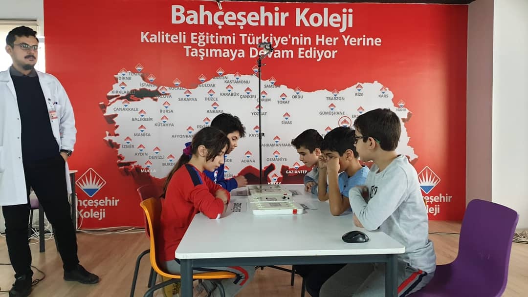 bahcesehir_mus's tweet photo. Ortaokul Zeka Oyunları kulübümüzün düzenlediği Ortaokul öğrencileri arası mangala turnuvamızda finalimiz gerçekleşti büyük heyecana sahip olan karşılaşmamızda kazanan dostluk oldu. #bahçeşehirmuş #bkmuş #zekaoyunlarıkulübü #matematik #mangala #mangalabkmuş https://t.co/khvPBbvIsy