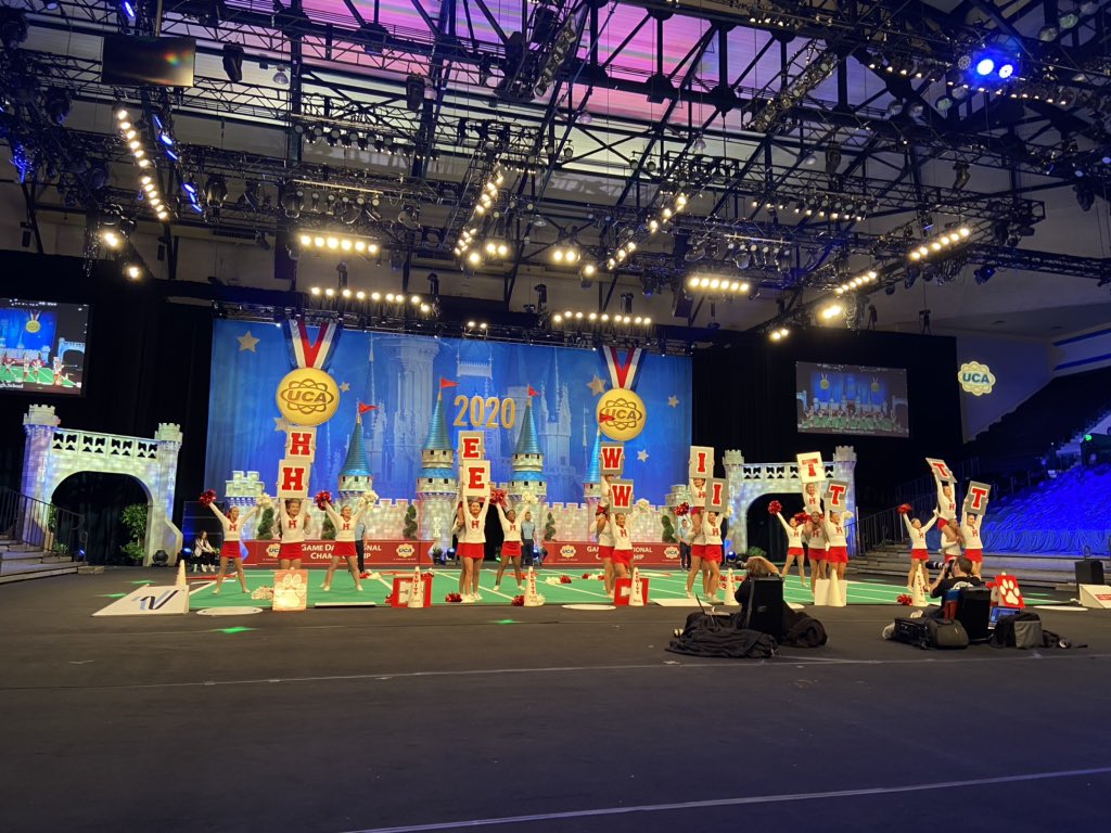 UCAupdates's tweet image. These morning game day performances has everyone in HP on their feet! #ucanationals #NHSCC