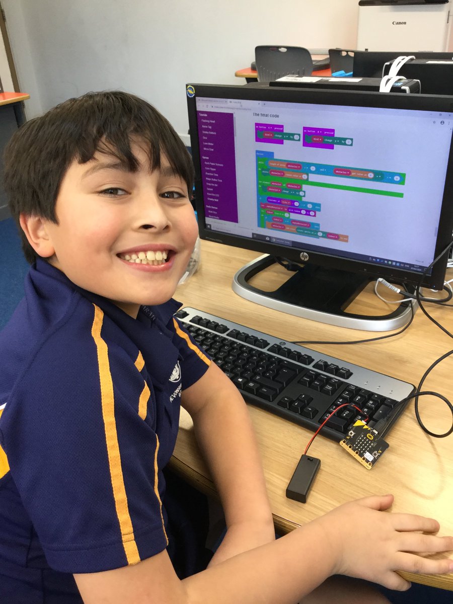 TechnologyDHS's tweet image. We love coding! #SchoolCodingClub #CodingandRoboticsClub #CodeBlocks #JavaScript #BBCMicrobits