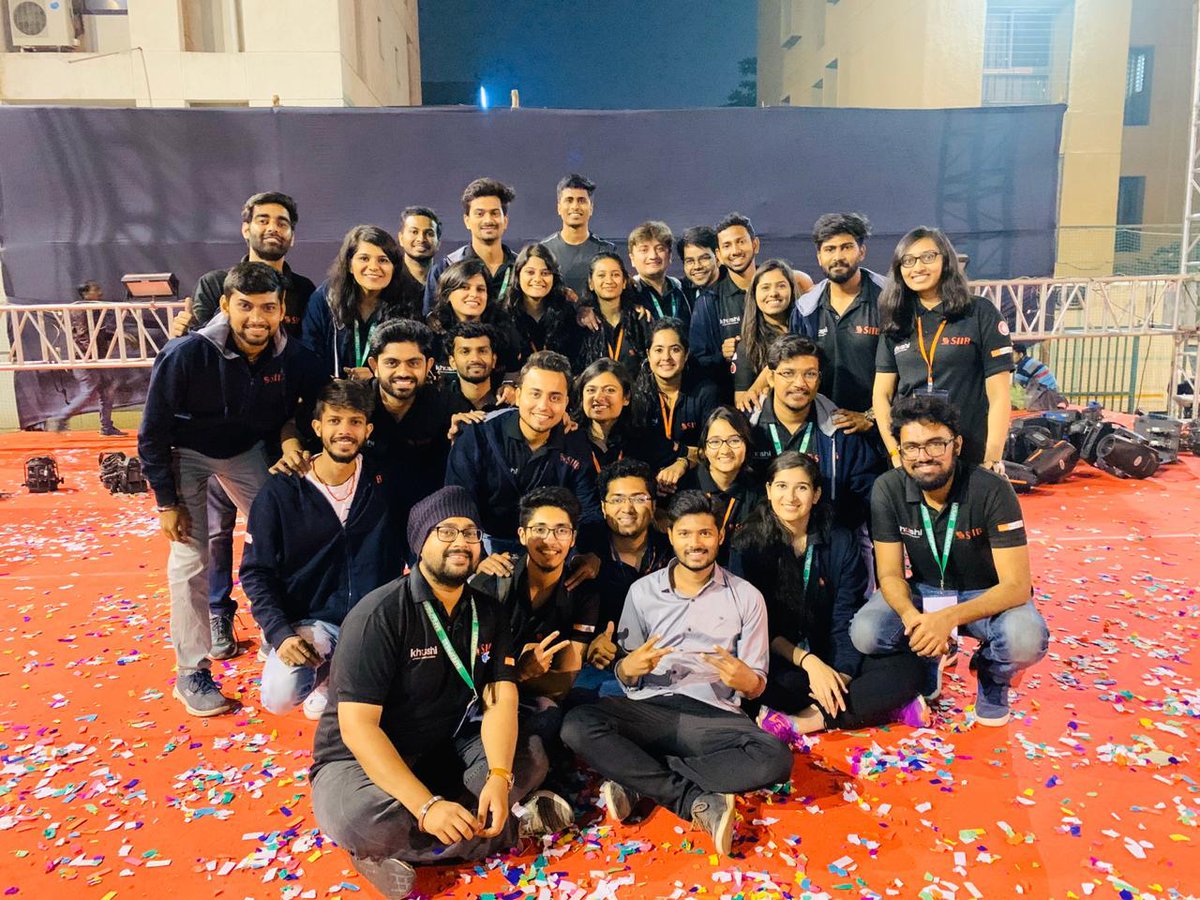 ignisense_siib's tweet photo. Team Ignisense 2018-21 🔥❤ 

#ignisense #college #fest #event #symbiosis #siib #pune #teamigni #squad #committee #committeesofsiib #hailigni https://t.co/YhigUEjzcH