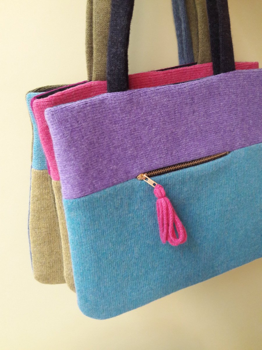 CraftLeeds's tweet photo. The new arrivals have been non-stop this week with a trio of goodies arriving today too; #knitted #textiles by @knittedjanie and beautiful #jewellery by #judithbrown and #angelalearoyd Pop in and visit us soon for some truly inspired #handmade #giftideas for #valentinesday https://t.co/nPtIM88dWW