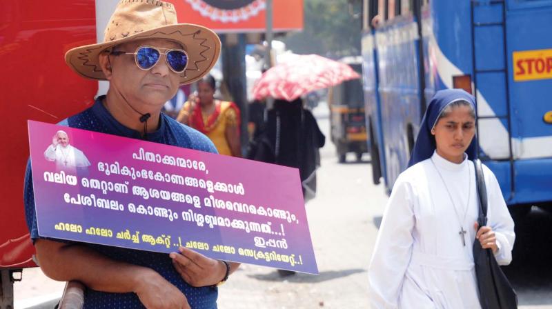 GieoVc's tweet photo. Jocobites are thrown out of ancestral churches.Even dead bodies denied decent burial.Indian orthodox goons are running amok sowing fear in their wake. 
Pls ensure justice to #Jacobites&amp;give order for implentation of #ChurchAct
#SupremeCourt
@scigovin @barandbench @Lawyersclub https://t.co/9iREXg9ODt