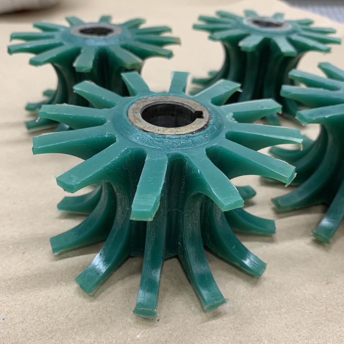 KV_Rol's tweet photo. Specialist PU crunching rollers in production at KV Rollers - https://t.co/OHdUTqaIkj KV_Rol  #ukmanufacturing #purollers #mouldedcomponents #rollers #kvrollers #polyurethane #puspecialistrollers #crunchingrollers https://t.co/pE60zWQUiE