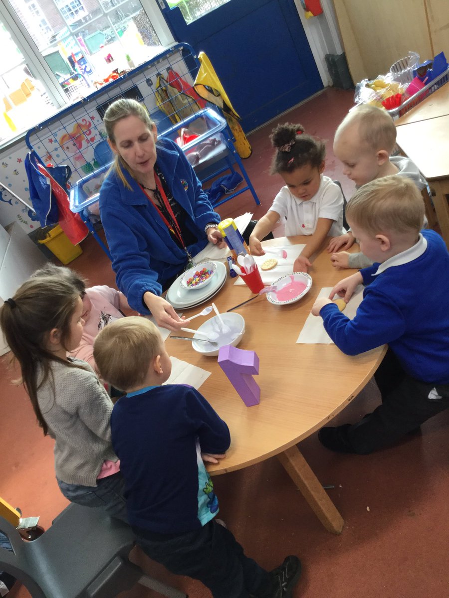 wyndhamfs1's tweet photo. We are making ‘number’ biscuits for #NSPCCNumberDay 0️⃣1️⃣2️⃣3️⃣4️⃣5️⃣6️⃣7️⃣8️⃣9️⃣ 🍪🍪🍪 https://t.co/Jbs9YVIaNS