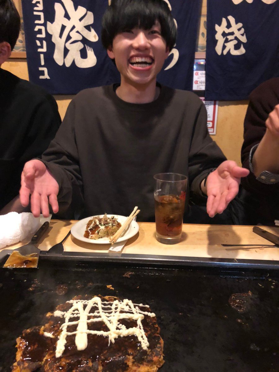 AtGV2020's tweet photo. 本日はチービルDayでした🤩

3チームに別れて、高尾山🗻の山頂を目指して進んでいきました！
頂上で皆と合流をした後、お好み焼きを食べに行きました！

���めてのチービルDay!!
とっても楽しく、仲がより一層深まりました💑

#チービルデイ #高尾山 #お好み焼き #susu #武蔵大学 #ボランティア #山頂 https://t.co/lkniF6oa9q