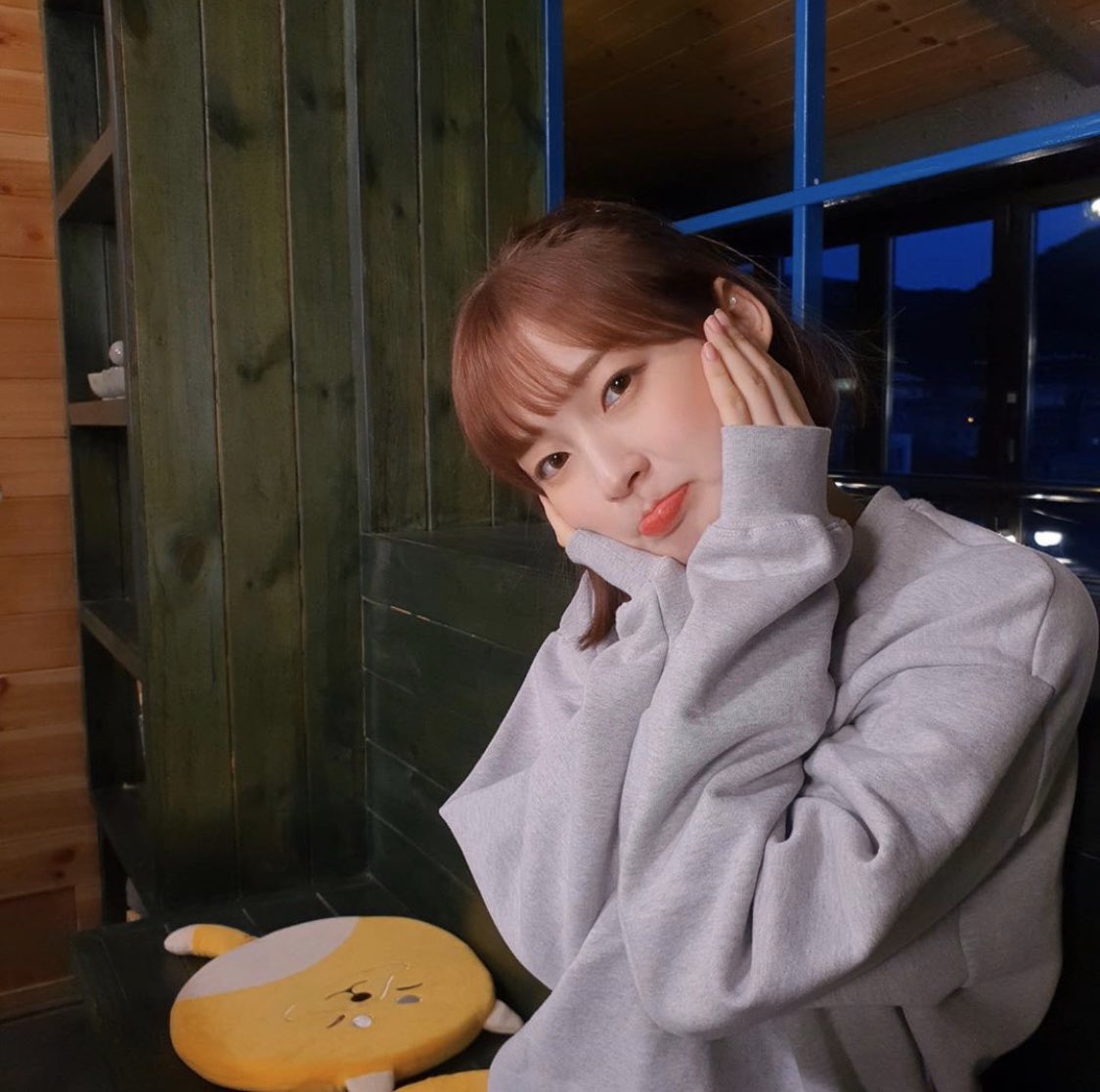 OMG_PlCS's tweet photo. incredibly cute💜

#OHMYGIRL
#ARIN https://t.co/VFvPV8V1qy