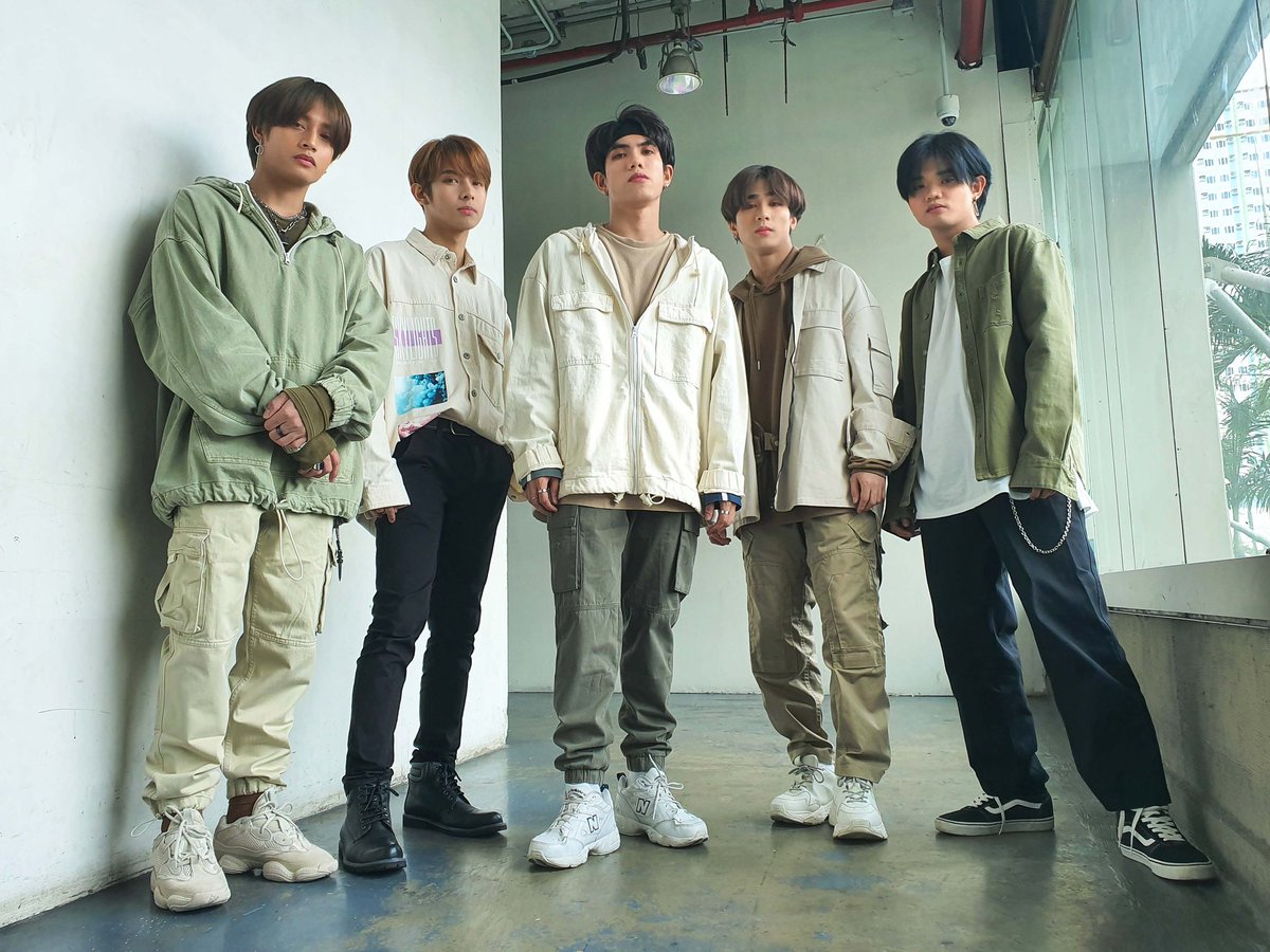 ken_ssi's tweet photo. Finest men to ever walk on this planet

#WonderxSB19 
#SB19GoUpOnWMA 
#SB19GMMSFAwardee 
#SB19 @SB19Official https://t.co/w6QN34f6wd