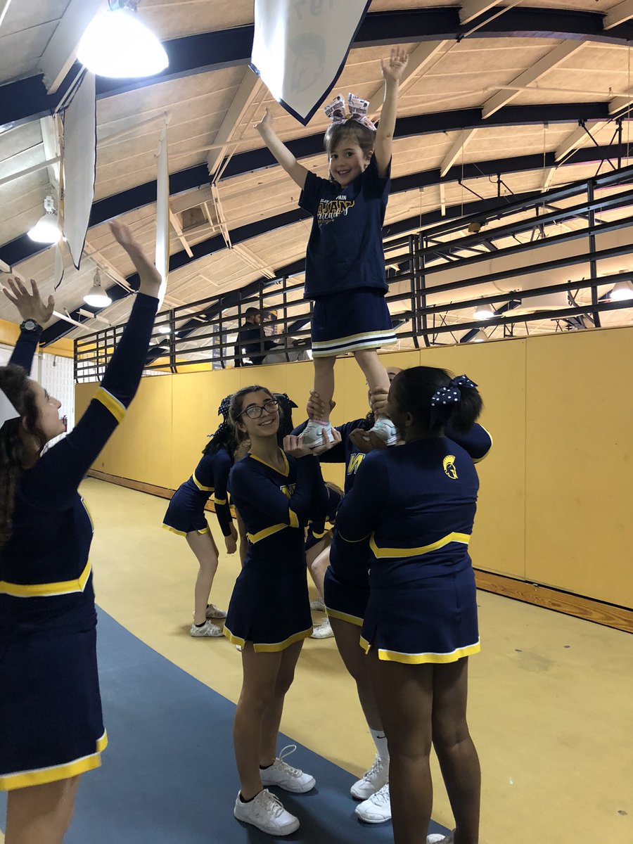 wisscheerteam's tweet photo. Ambler Trojans Cheerleaders joined us at our basketball game last night. So much fun and appreciate the support from our Future Trojans in the making. #GoWiss #FutureTrojans #cheerleadersofthefuture https://t.co/jc3GOZVyKc
