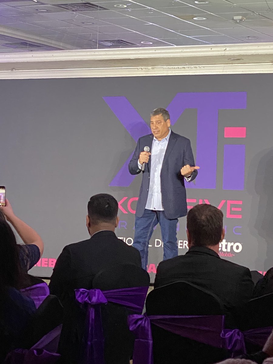 Great time with our family at Metro by T-Mobile and our great partners at Xclusive Trading last night!! <a href="/Guillermolvgma1/">Guillermo.l.v@gmail.com</a> @DannyCortez1010 <a href="/tigergrev/">Demetrius</a> <a href="/SteveSeayMetro/">Steve Seay</a> @EdgarGo53841909 <a href="/NathalySuarez08/">Nathaly Suarez</a> <a href="/rico_yuen/">Rico Yuen</a> @CrysAnn_oO <a href="/IlsaVargas/">Ilsa Vargas Martínez</a>