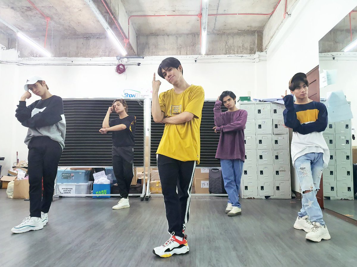ken_ssi's tweet photo. Finest men to ever walk on this planet

#WonderxSB19 
#SB19GoUpOnWMA 
#SB19GMMSFAwardee 
#SB19 @SB19Official https://t.co/w6QN34f6wd