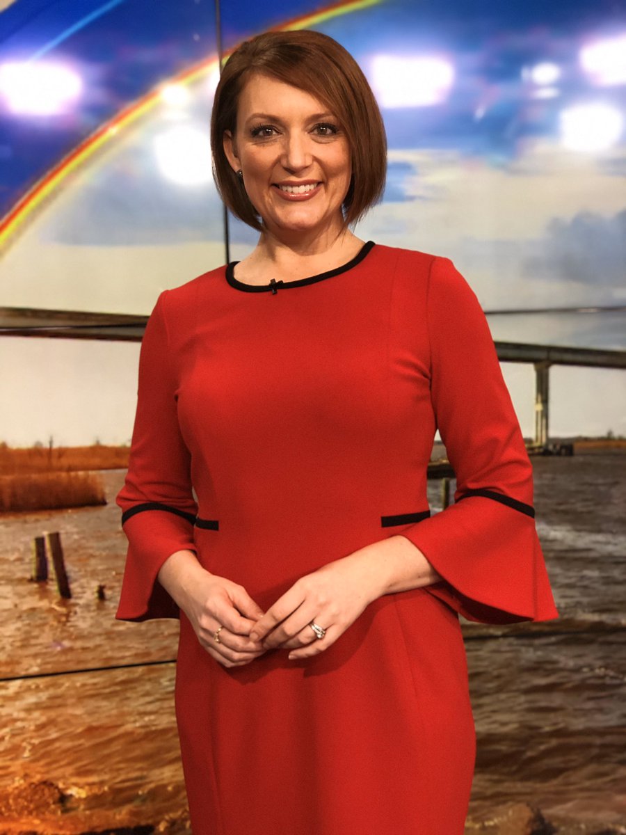 KatieCollettTV's tweet photo. My father survived a heart attack. His father survived a heart attack. My maternal grandfather survived a stroke. Heart health is often on my mind, so every year I proudly #GoRedForWomen! #HRGoRedForWomen https://t.co/m2v9go4rIz