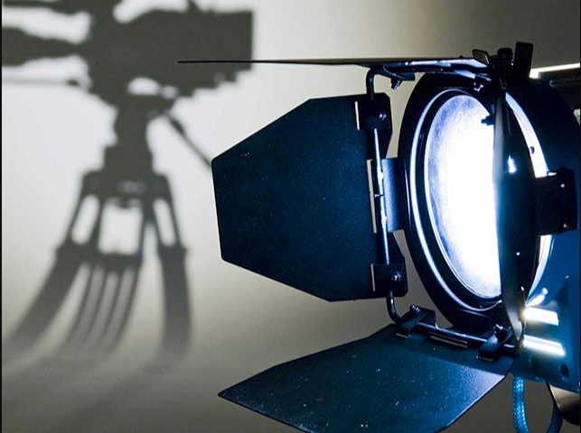 maxberdowski's tweet photo. 83% of indie film producers surveyed say being a producer in the UK today is “not sustainable”. 75% who have made 1 to 2 features earned less than $7,800 a year. https://t.co/rOVyA48oD7 #indiefilm #producer #filmmaking https://t.co/PxAYh04T0G