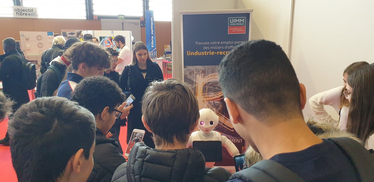 imerir's tweet photo. Le #robot @PepperTheRobot toujours aussi célèbre au @mdmra
@UimmLr @uimm @cciperpignan @imerir #sudformation https://t.co/sNTEGQFixu