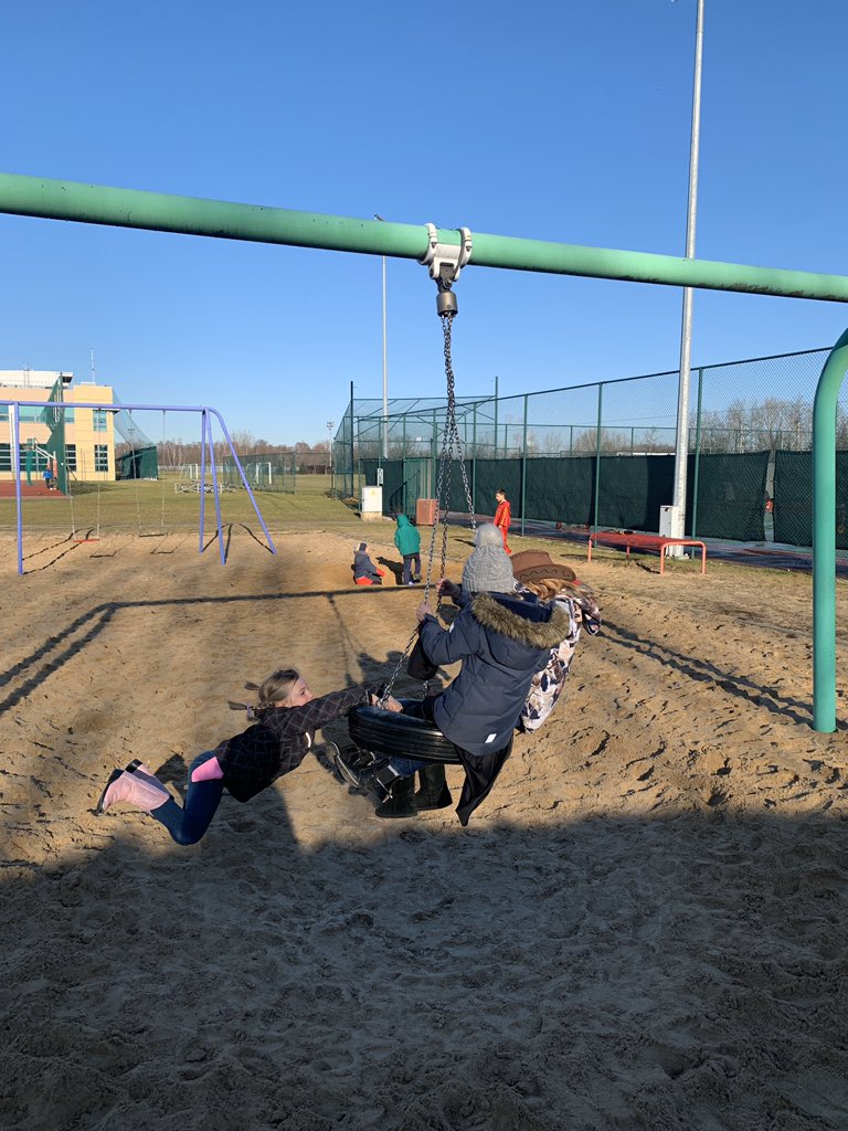 BarnesAubri's tweet photo. Celebrating Global Play Day! So many ways to PLAY! #selfmanagement #socialskills @ASW_Warsaw @mlrose14 @ASWPYPPrincipal @OPALOutdoorplay @CuriousChestnut  @ibpyp https://t.co/4Yqd3lGIQ7