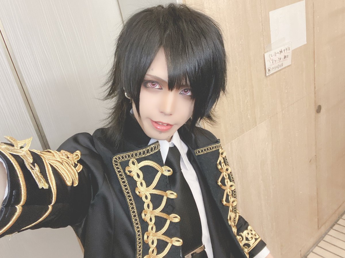 河村友雪が黒髪になったらしいよ。