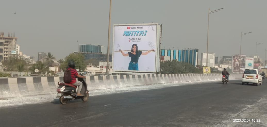 iamMostlySane's tweet photo. I just found out that Mumbai has woken up to hoardings of #PrettyFit! Tea with @MichelleObama in the morning & hoardings in the evening! Had to celebrate with Waffles! ALSO, please share better pictures with me if you see them too! My sources don’t clean their camera lense! https://t.co/Kqkrchacc4