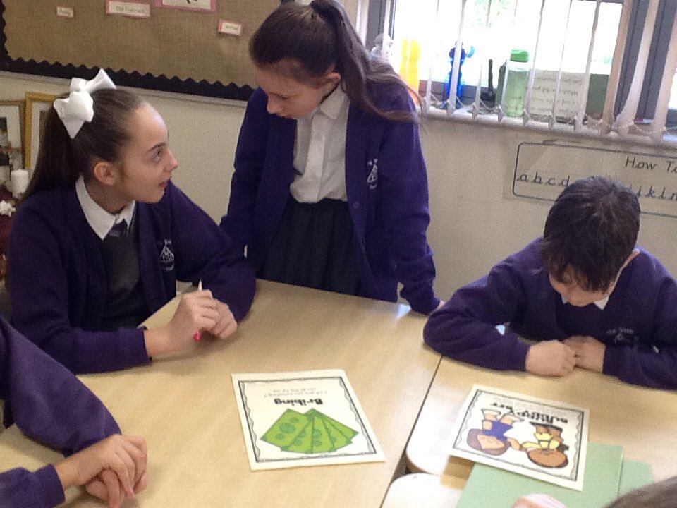 TheTrinityL5's tweet photo. 6H Learning about different forms of peer pressure and discussing how it can cause problems. #trinitypshe https://t.co/rAXZqrH0sK