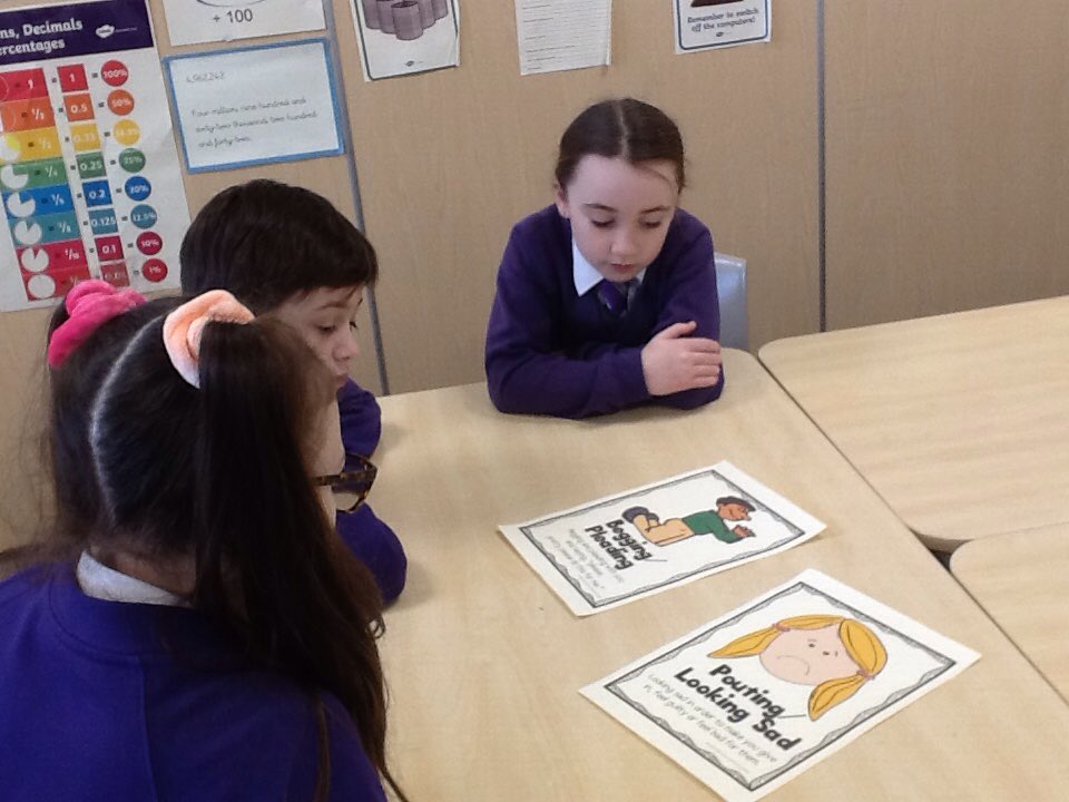 TheTrinityL5's tweet photo. 6H Learning about different forms of peer pressure and discussing how it can cause problems. #trinitypshe https://t.co/rAXZqrH0sK