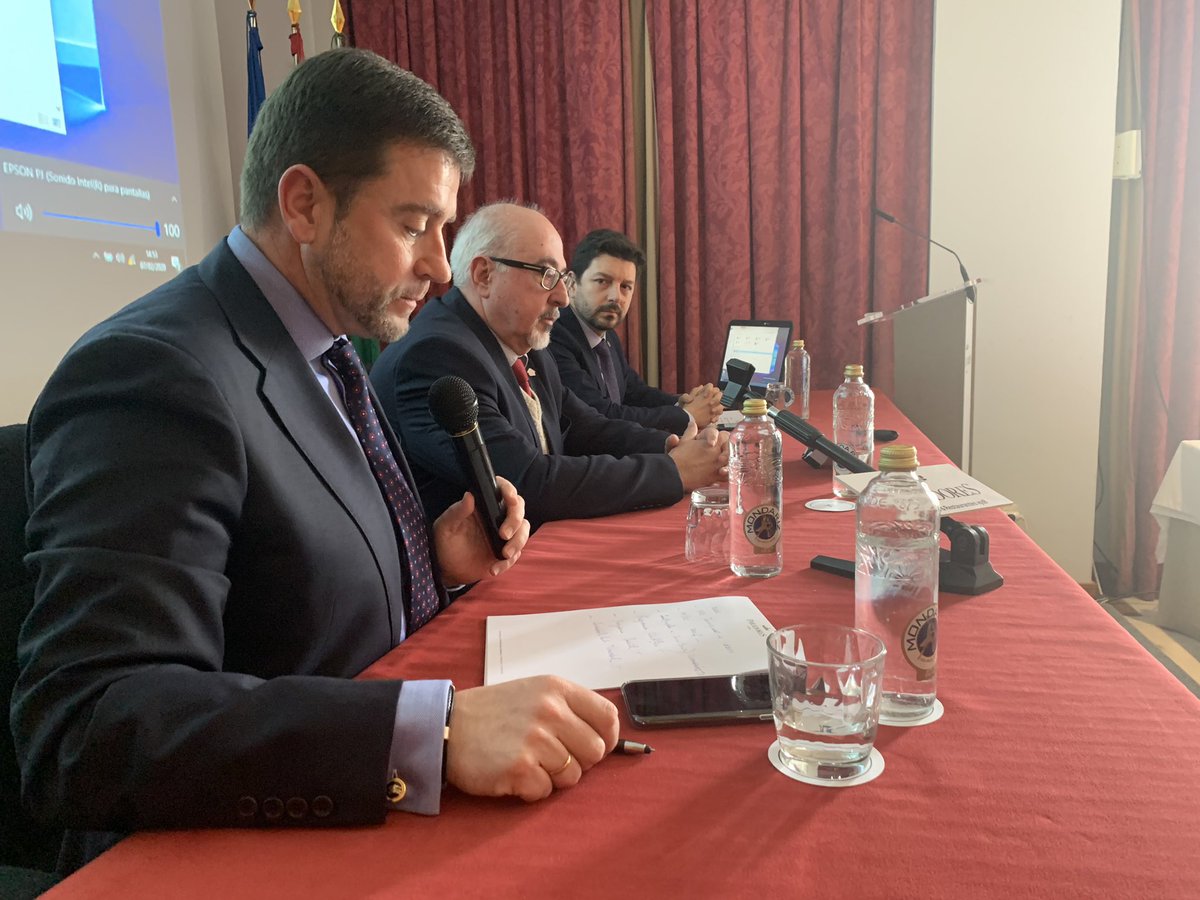 CAFMalagaES's tweet photo. Y para concluir el #CursoTécnico Alejandro Pestaña (@tedegen) y Luis @camunya han presentado el @2020Cnaf #AFColegiados https://t.co/G8g9WX5JGo