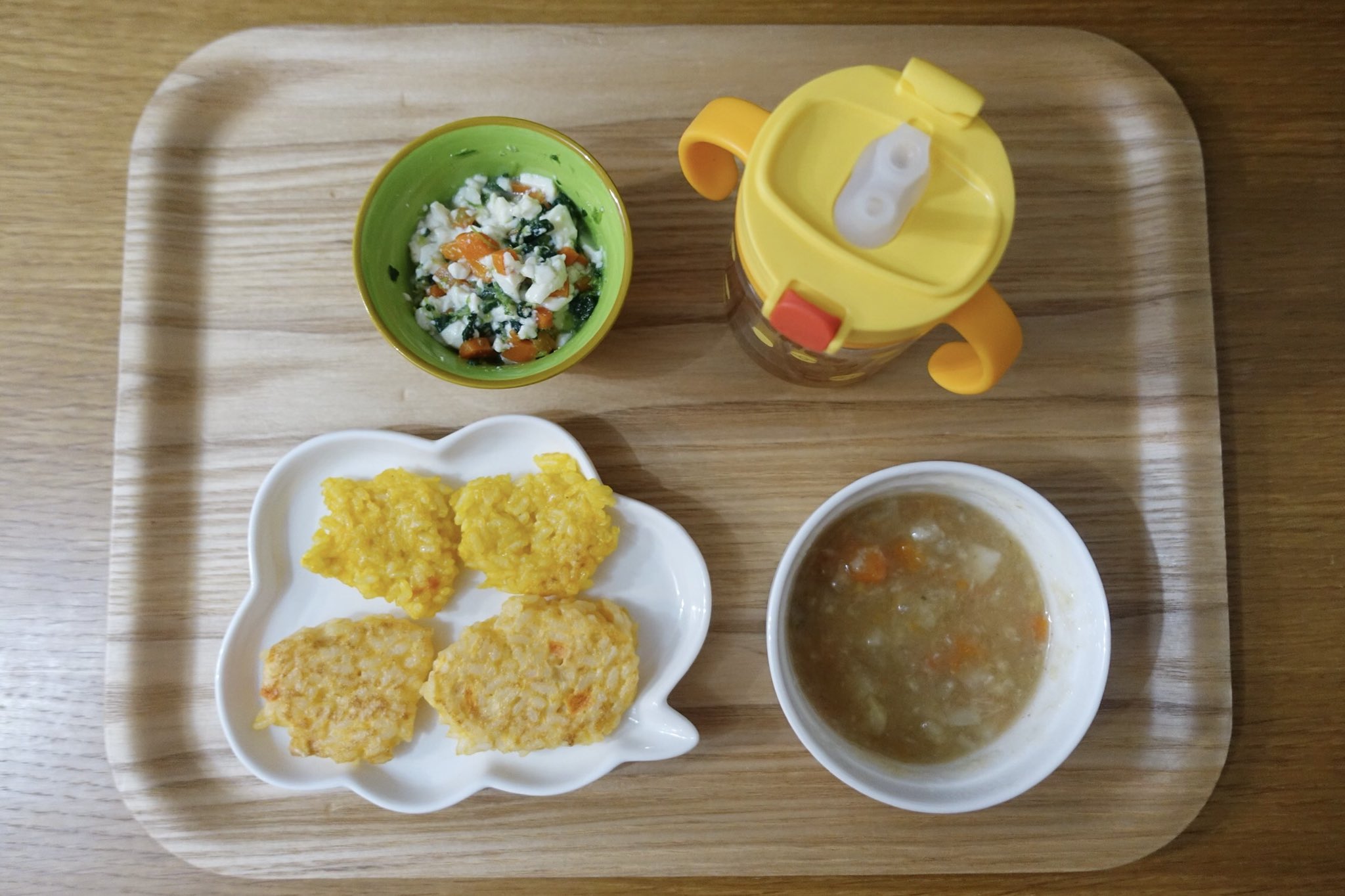 ななん 2y8m 170日目 朝 きな粉蒸しパン キャベツとかぼちゃのあおさ和え 茹で野菜 人参 ブロッコリー 昼 食パン ポテトおやき おかかあおさ チーズ ツナコーン まぐろと野菜の豆乳スープ バナナヨーグルト 離乳食後期 カミカミ