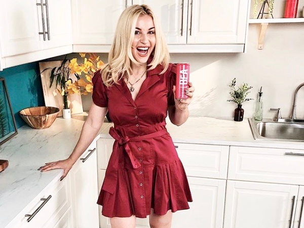 Its #nationalwearredday!

Today many people wear red to show their support for awareness of heart disease.

Join us today to help spread awareness and wear red. Make sure to mention us, so we can see all the loving support!

Here's to a healthy heart ❤️
#Isagenix
📸: @EmVavra