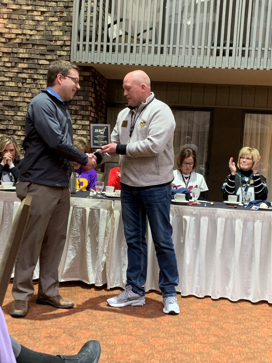 BergerBears's tweet photo. Congratulations to Mr. Peterson! He was presented with the “Bell Ringer” award at the NDAESP This award is presented to individuals who are nominated by their peers for their positive educational contributions &amp; for making a difference. Thank you for everything you do! https://t.co/wUoieObJ0V