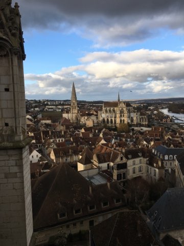 Là-haut, épisode 6 de la série #Auxerre Vue d'en haut

En vous souhaitant un bon #weekend 
#Yonne #Bourgogne 
<a href="/Bourgogne_/">MagnifiqueBourgogne</a> #MagnifiqueBourgogne <a href="/Magnifique_FR/">MagnifiqueFrance</a> #MagnifiqueFrance 
#photoshoot #picoftheday #PhotosOfMyLife #photooftheday 
<a href="/meteociel/">Meteociel</a> #Auxerrois #Lyonne #ILoveBourgogne