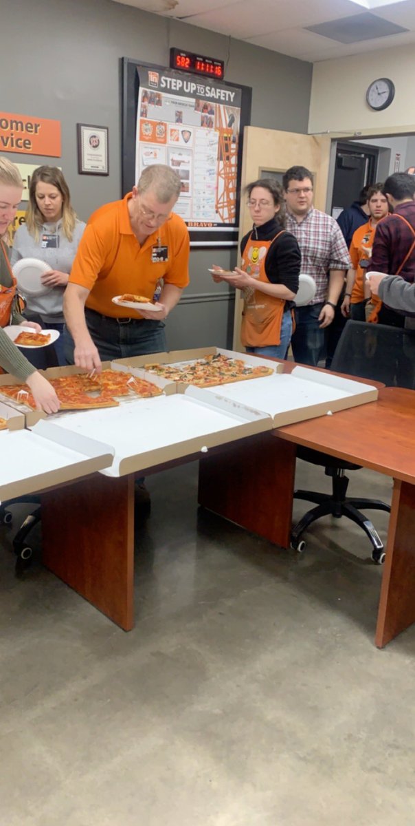 Taking care of our associates on this snowy day ❄️ <a href="/sad327/">kra_ur</a> <a href="/Meli_Mel81/">Melissa</a> <a href="/YotnielH/">Yotniel Hernandez</a> @ROCAnne70 @ROCMatt70