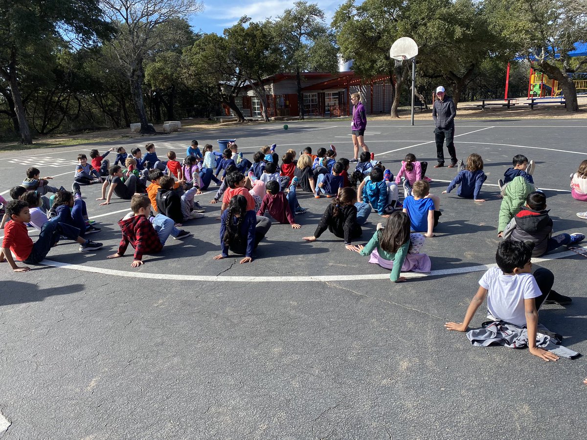 BretschDebbie's tweet photo. Beautiful day in Austin, TX for outside PE @LME_Lions https://t.co/qOBt4cIHFm