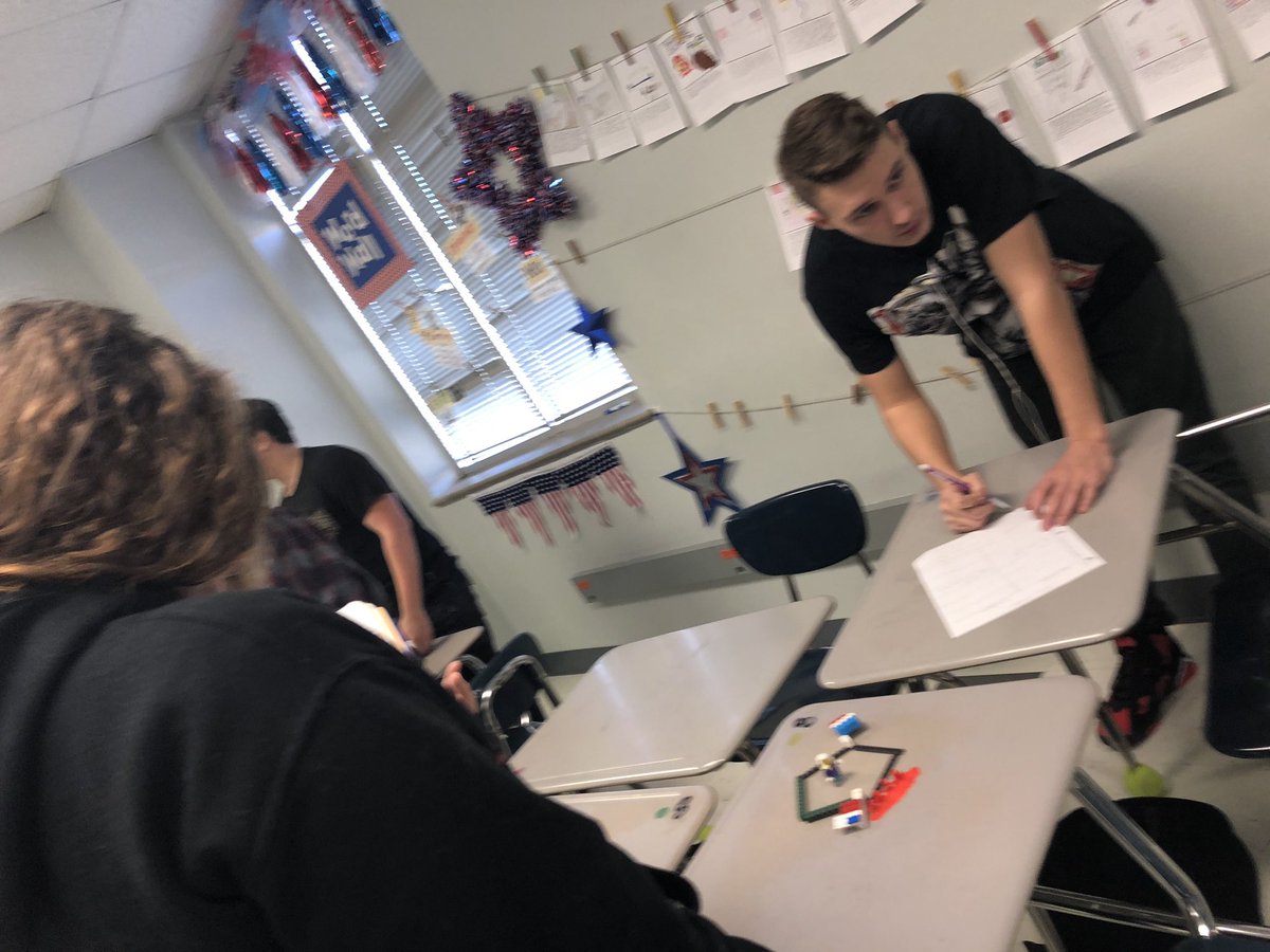 FRHSschneider's tweet photo. Cold War playdough lego review 🇺🇸😏 @KISDSStudies @FossilRidgeKISD https://t.co/VRKCi0W9xg