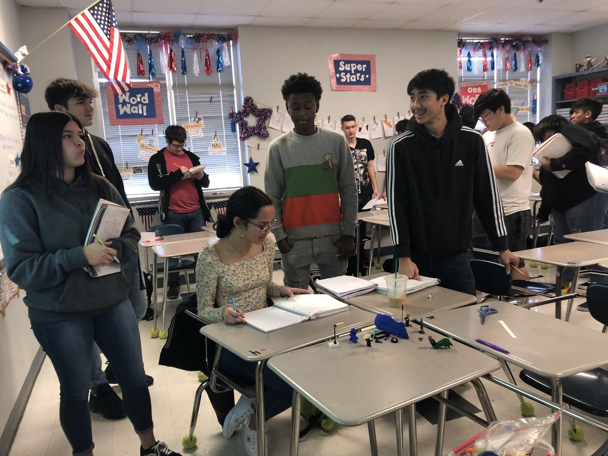 FRHSschneider's tweet photo. Cold War playdough lego review 🇺🇸😏 @KISDSStudies @FossilRidgeKISD https://t.co/VRKCi0W9xg