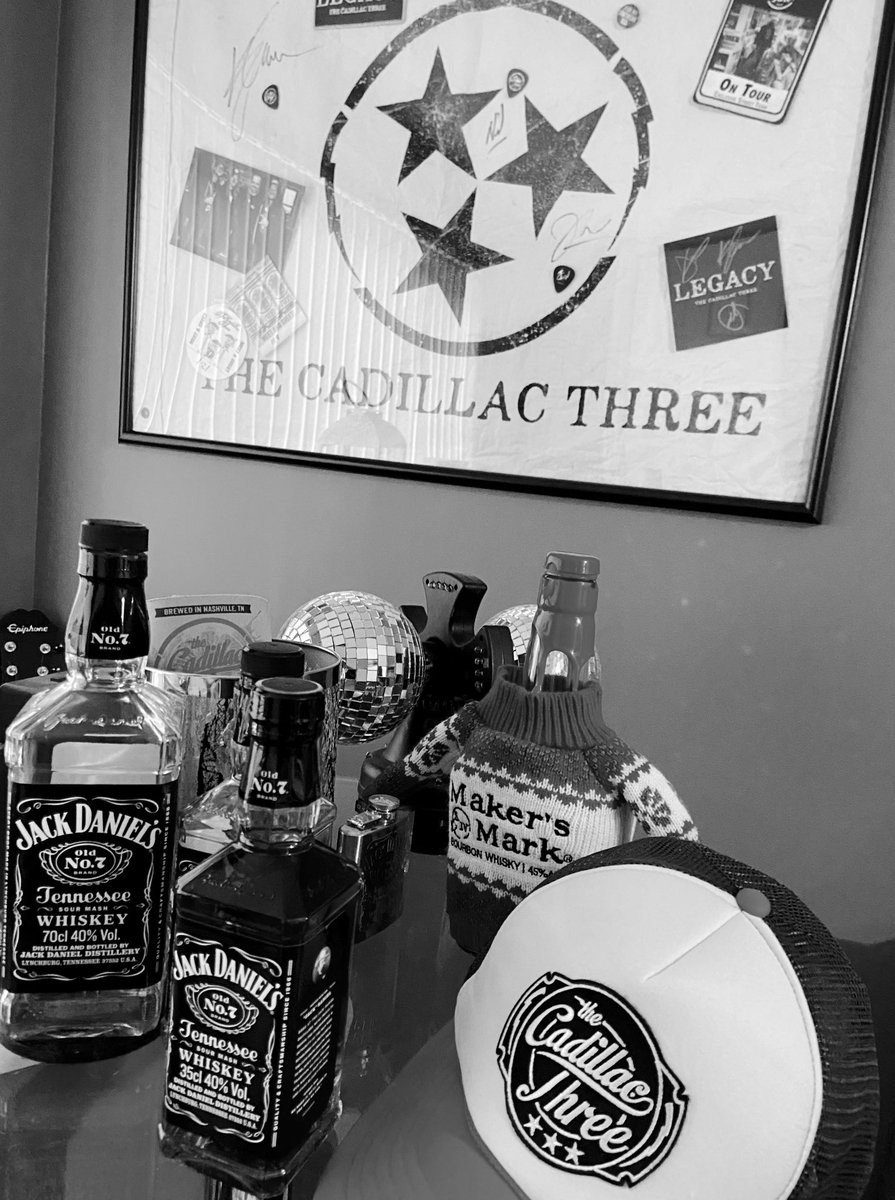 _albo__official's tweet photo. @countryfuzz @thecadillac3 ... who broke Jack Daniels Heart ?!!  #COUNTRYFUZZDAY 🥃 https://t.co/jNzWJKENnL