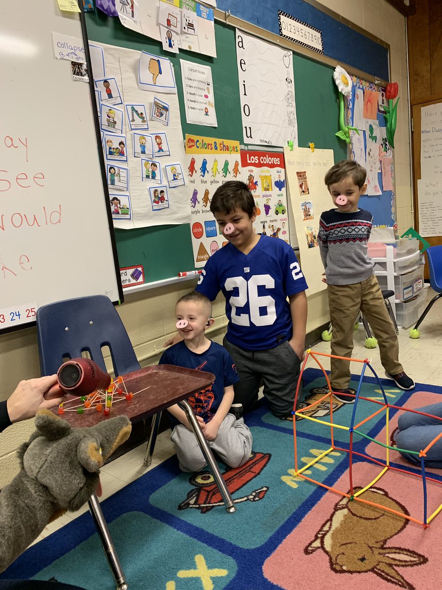 MrsLewisNpals's tweet photo. Thank you to our third grade helpers from  @sarablarr ‘s class for helping us build houses from our read aloud. It was so much fun!!! https://t.co/JRu76ggPD7