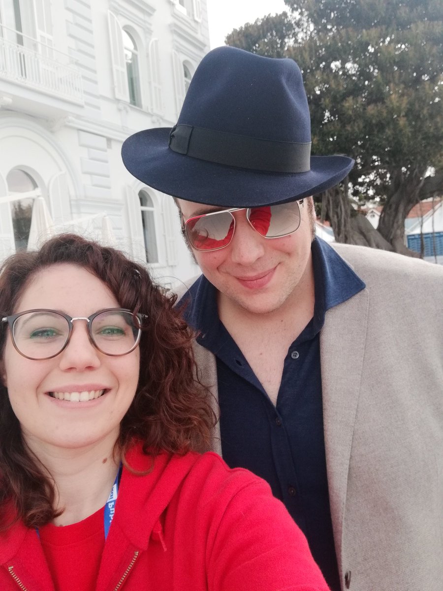 AuroraSimionato's tweet photo. Ho avuto il piacere di incontrare per @IUSVEcuberadio @RaphaelGualazzi.
Incredibile artista che inalza il livello del jazz italiano.
"considero il jazz la matrice di tutti i generi musicali moderni" 

#Sanremo2020 #socialethics #iusve #iusvecuberadio #interview #jazz #MusicBank https://t.co/r5MikKxcHW