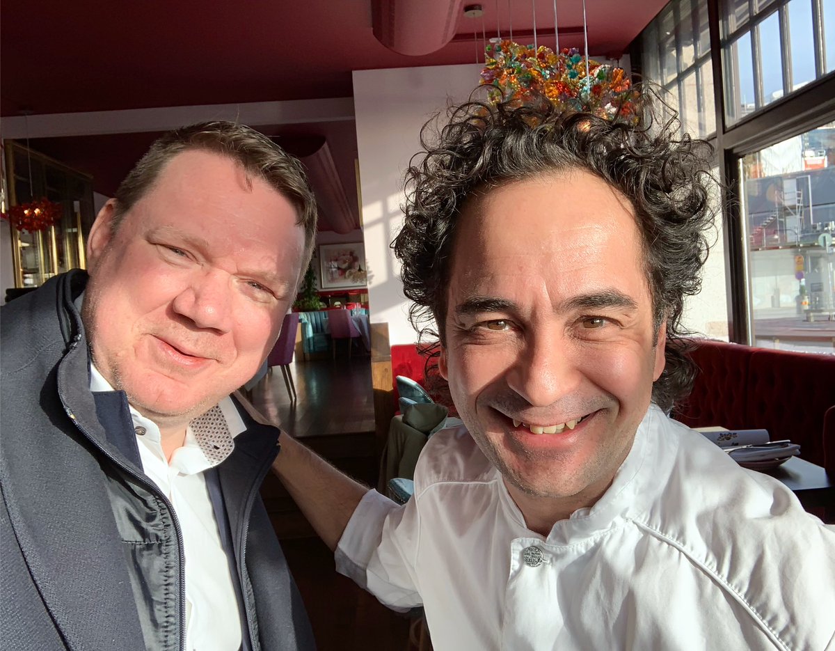 Markus Aujalay / Aujalay M Mina Favoriter Fran Barcelona 13033068 Norstedts - De flesta känner igen markus aujalay som en av de tre jurymedlemmarna i matlagningsprogrammet sveriges mästerkock och i förlängningen efter stängning där markus﻿ står som enväldig domare.