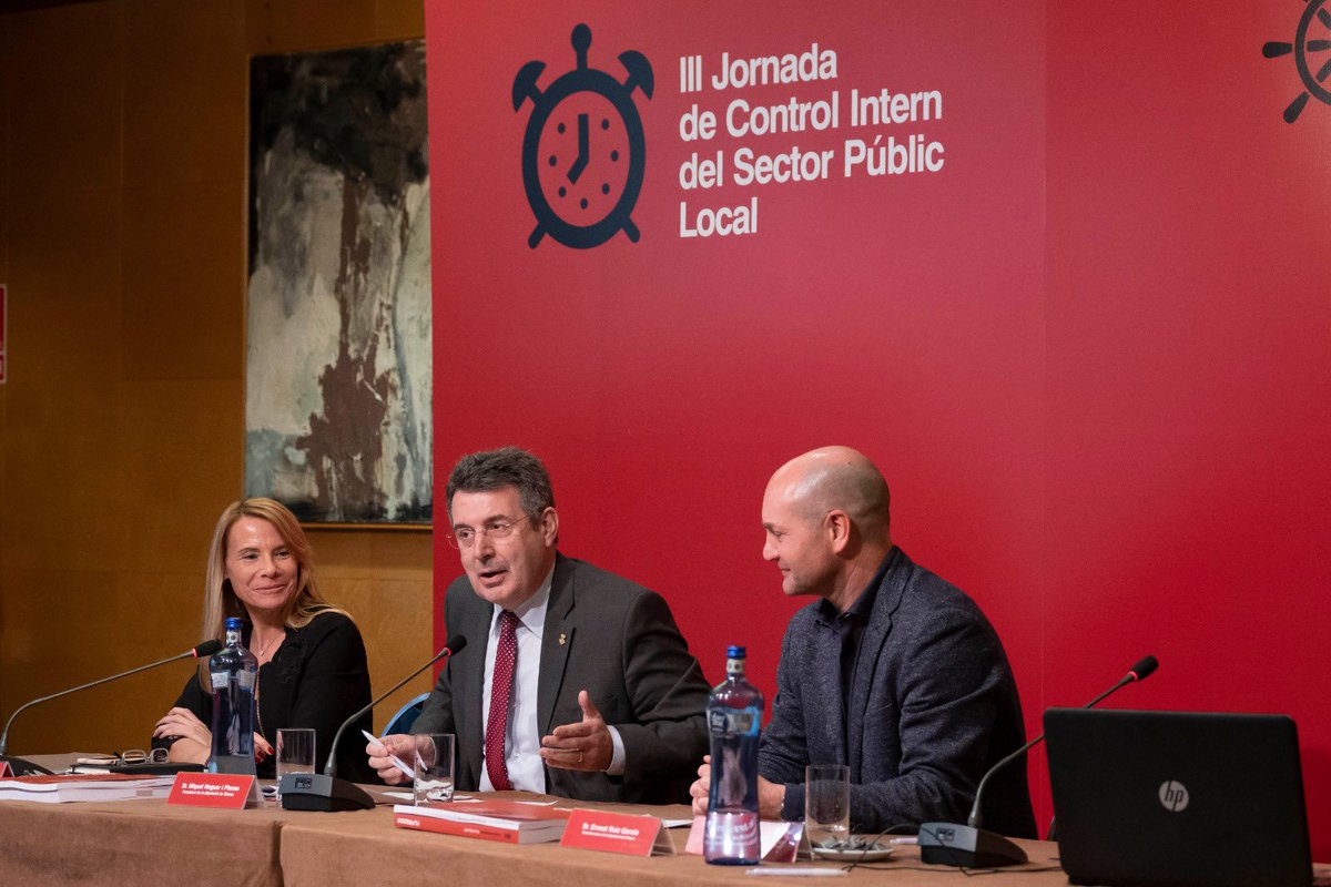 DiputacioGirona's tweet photo. El president de la #DdGi, Miquel Noguer, posa el punt i final a la 3a Jornada de Control Intern del Sector Públic Local. Moltes gràcies als ponents i al més d'un centenar de persones que hi heu participat! #ControlinternDdGI https://t.co/FSevC3Cm3R