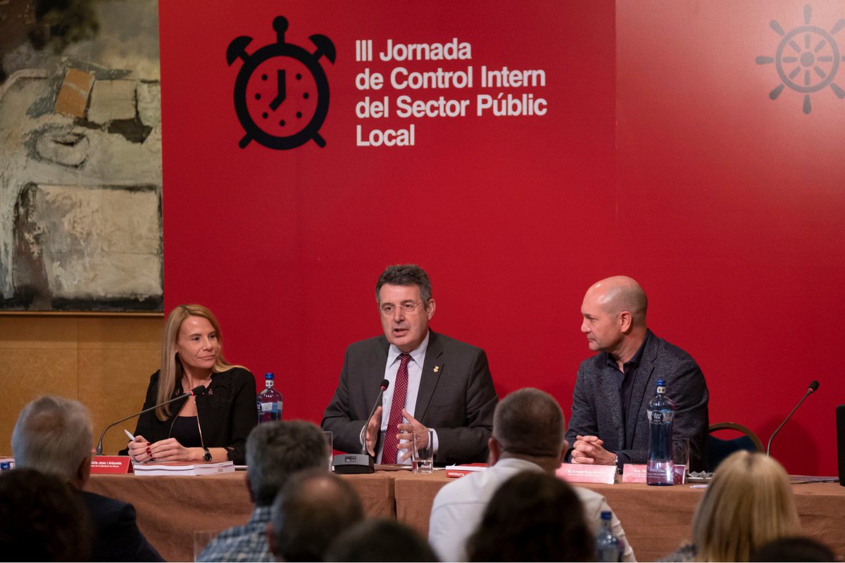 DiputacioGirona's tweet photo. El president de la #DdGi, Miquel Noguer, posa el punt i final a la 3a Jornada de Control Intern del Sector Públic Local. Moltes gràcies als ponents i al més d'un centenar de persones que hi heu participat! #ControlinternDdGI https://t.co/FSevC3Cm3R