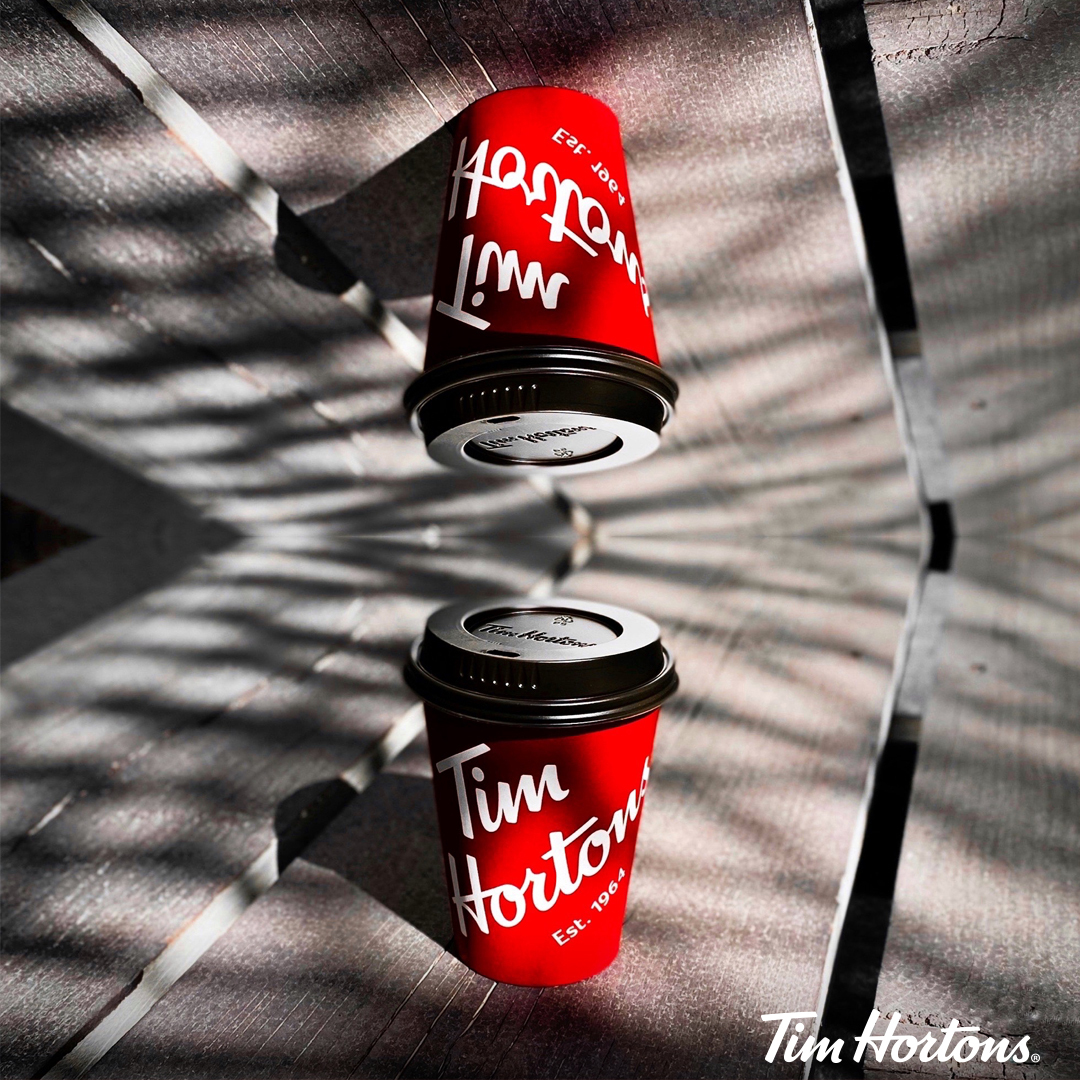 TimHortonsGCC's tweet photo. Light, Shadows And Reflections (📷). Enjoy your favorite coffee now at #TimHortonsGCC.
Photo by 📸 @tariq_o_m
استمتع بقهوتك المفضلة الآن في جميع فروعنا https://t.co/Mu2AHE819m