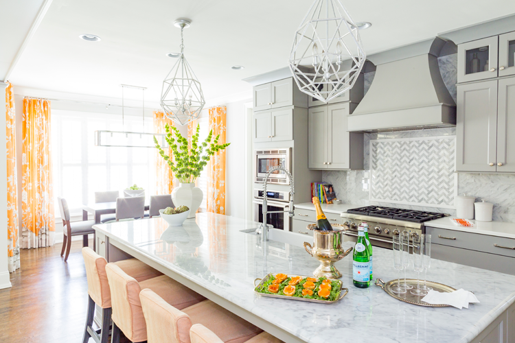 A splash of yellow...
#RealtorRobin #RealtorFind #RockinRobinRE #RealtorFun #LiveAroundLKN