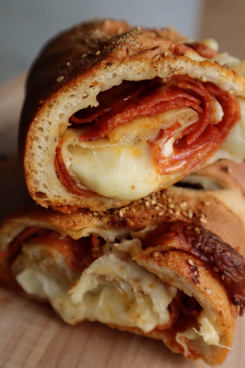ByGeorgePA's tweet photo. Strombolis. The greatest thing since sliced...pizza. 💯
#loveRTM #bygeorge #alwayshomemade #eater #eaterphilly #phillyeats #lunchinphilly https://t.co/iYENku0WYZ