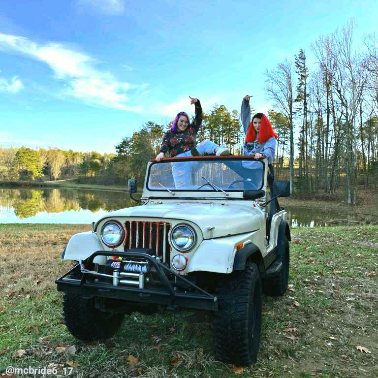 McBrideMotors's tweet photo. when your cousin's steal your jeep
⠀
#jeep #cj5 #jeepcj5 #project #4x4 #trailrig #75cj5 #puppy #dog #jeeping #jeeplife #dirteveryday #motortrend #youtube #offroading #jeeps #jeeptrails #pitbull #doggo https://t.co/HUqfh5HAKl