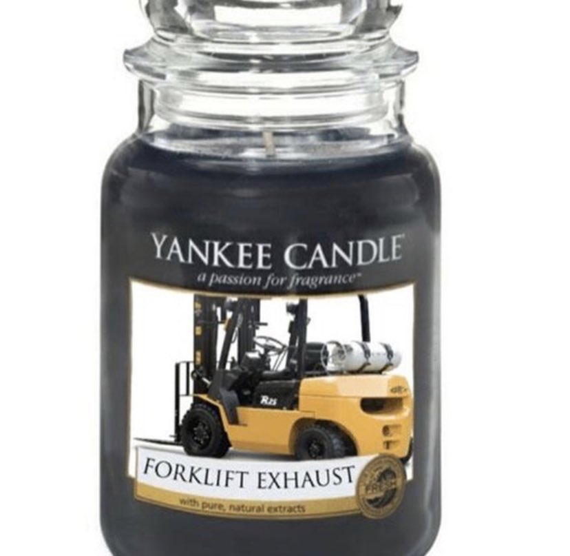 JohnnySides4's tweet photo. I would like to thank @TheYankeeCandle for sending me there new collection #smellingfresh https://t.co/IwHCTNIatf