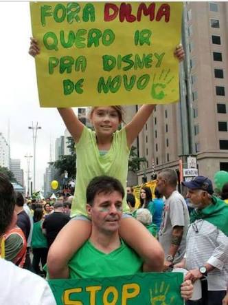 JorgePita_'s tweet image. Dólar a R$4,30 #ForaDilma
Quero ir pra Disney