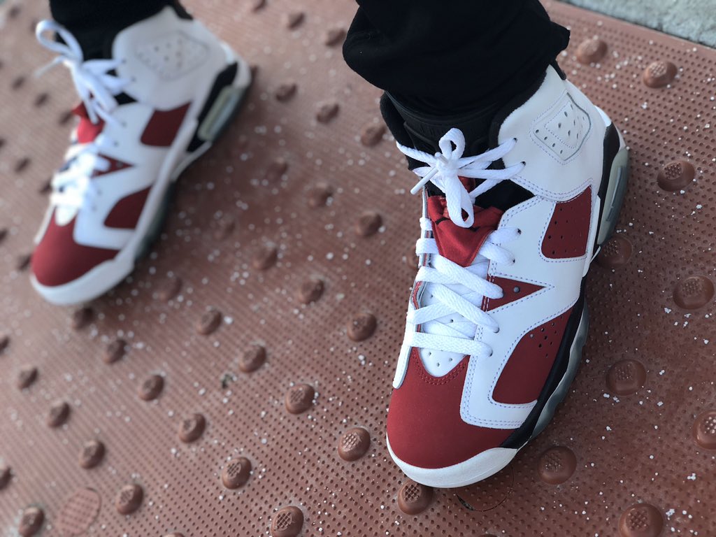 ms_sole_amazin's tweet photo. Carmine VIs today.....realized I haven’t pulled these out in a min! #wdywt #airjordan #ajvi #carmine #sneakerhead #sneakHERhead #baesize #yoursneakersaredope #sneakerpics #kickonfire #lacedheaters https://t.co/v4LWmbi6If