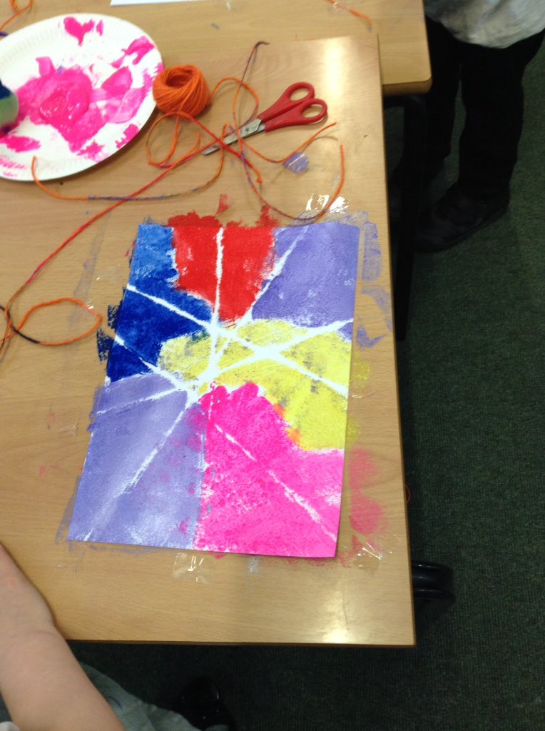 latimerprimary's tweet photo. Class SM string art after....#LatimerArtsWeek https://t.co/QRvBwUNChB