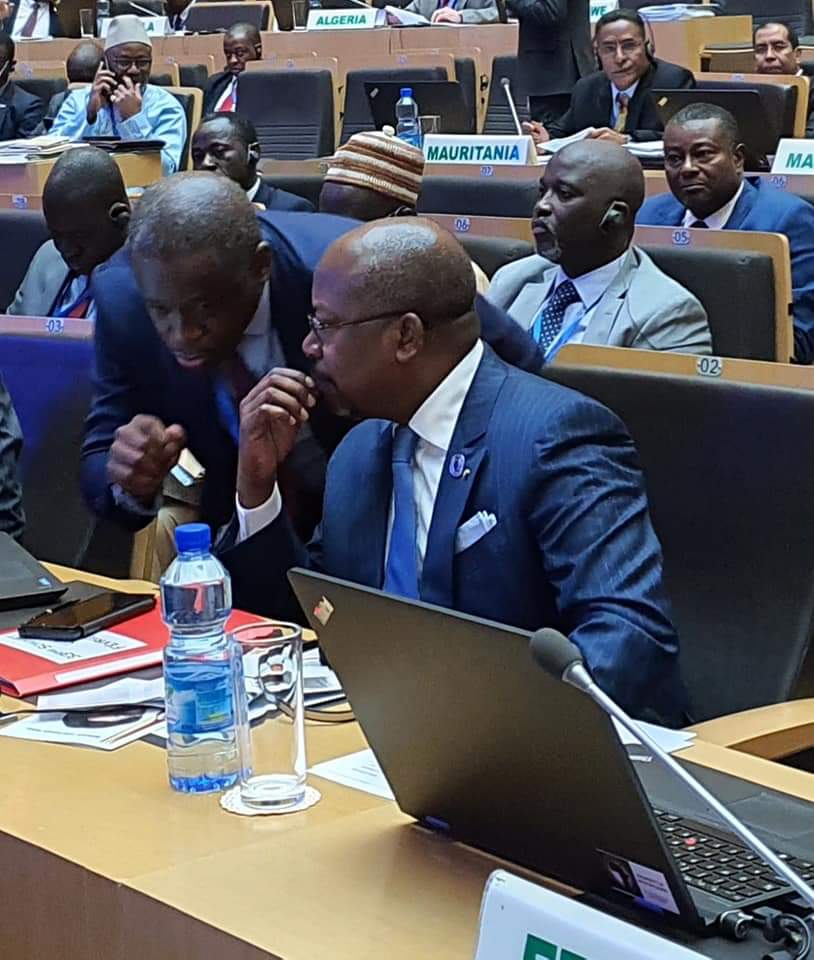 Échange entre le Ministre des Affaires étrangères du Gabon et le Président de la Commission UA.
Occasion de renouveler l'engagement du Gabon à renforcer sa contribution au traitement des questions majeures de l'UA, conformément aux objectifs visés dans le cadre de l'Agenda 2063.