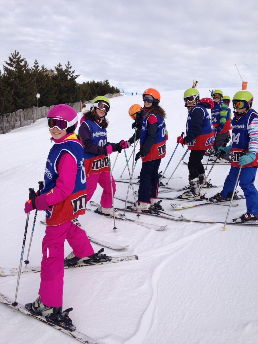 C_E_Marni's tweet photo. Fotos de la última mañana en las pistas
. @esportactiu1
. #esportactiu #educacionfisicamarni #lamolina #nieve #esqui #clubelements https://t.co/qoBEJpGPzi