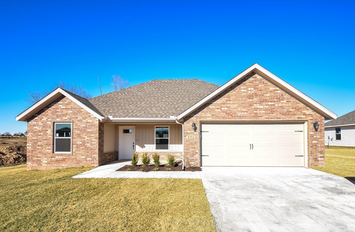 TradeMarkNWA's tweet photo. #featurefriday with one of our Prairie Grove homes! This neighborhood is the perfect location for those wanting to get a bit outside of the city, but still be part of a community. 

#trademarkhomesnwa #webuildhomes #prairiegrovear https://t.co/9gkjjADcyR
