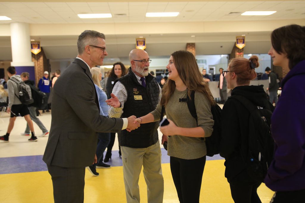 efineEHS_hub's tweet photo. Dr. Corey Sink [@sink_corey] meets students and staff this morning at EHS. @EHS_hub #ehshub https://t.co/ZYnQ9Ni4Lg